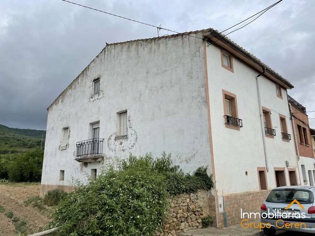 Casa-chalet en Venta en Avenida de La Rioja, 164 en Santurde de Rioja