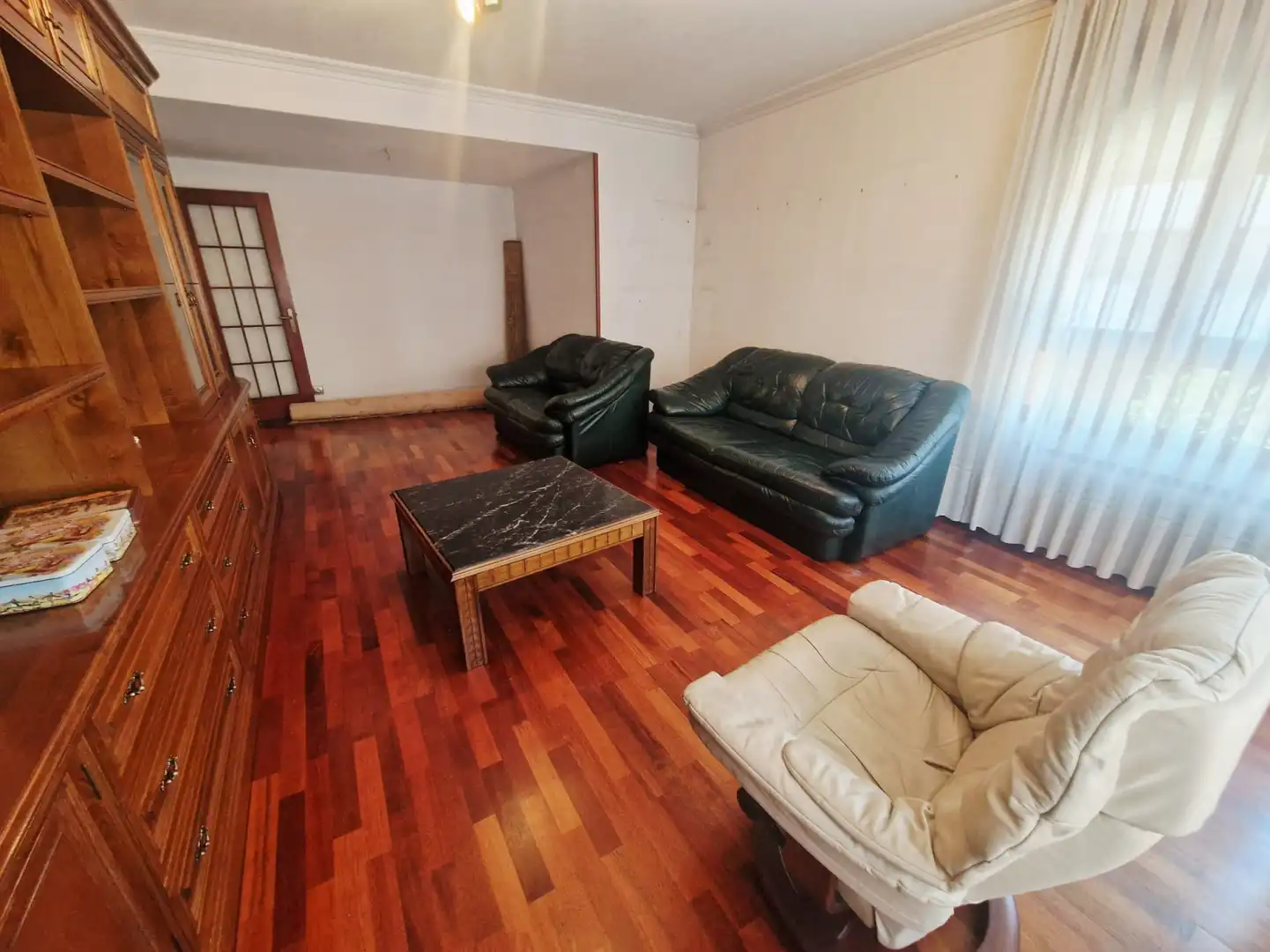 Sala d'estar de Pis en venda en Avilés amb Calefacció, Jardí privat i Parquet
