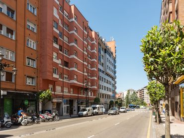 Ufficio in vendita a Oviedo - CL GONZALEZ BESADA 53
