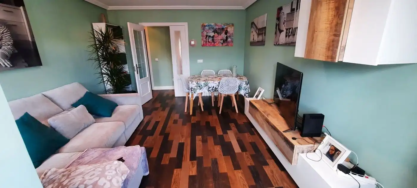 Piso con ascensor en venta en Calle Mercedes Escribano 7