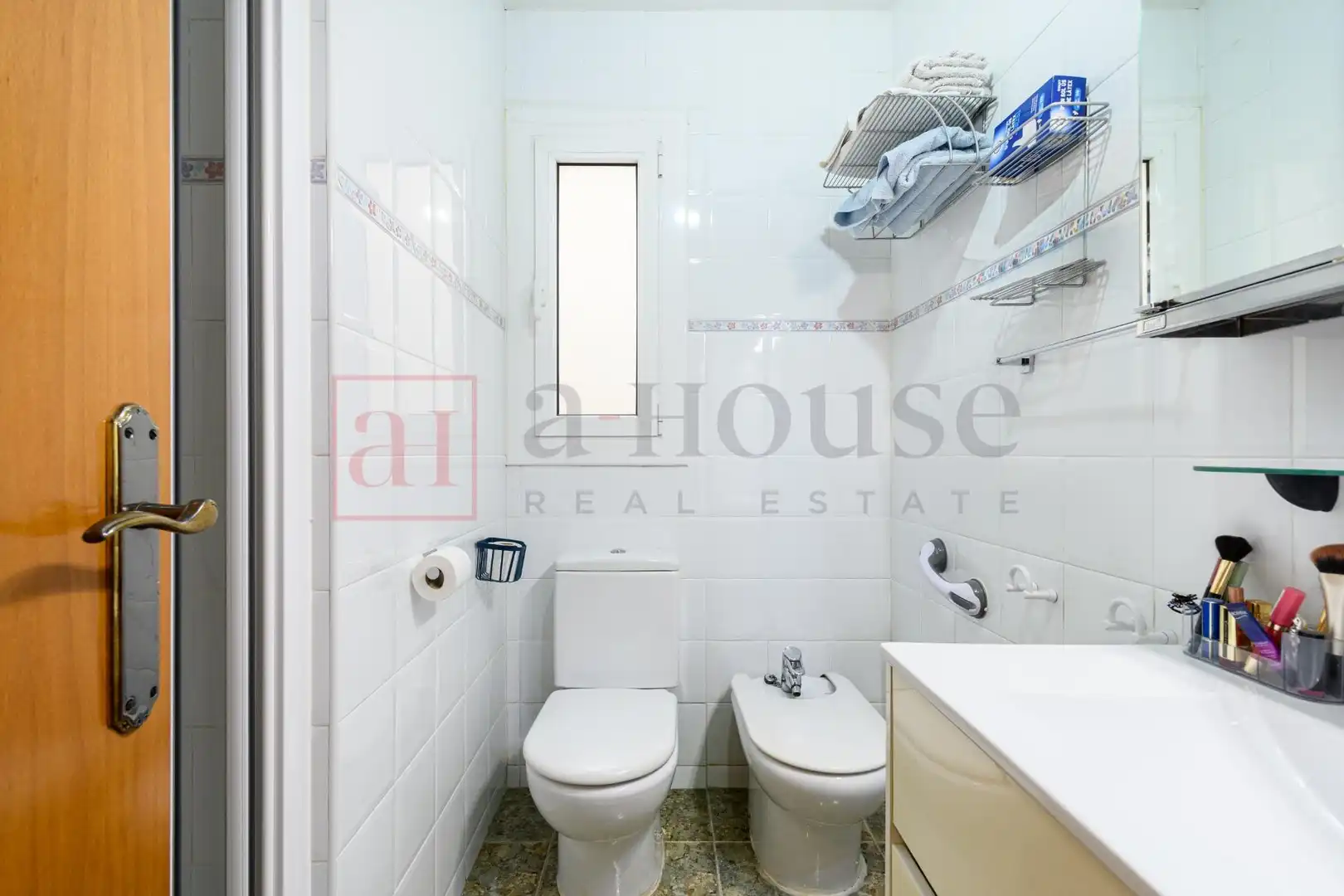 Badezimmer von Wohnung zum Verkauf in Barcelona mit Klimaanlage, Heizung und Terrasse