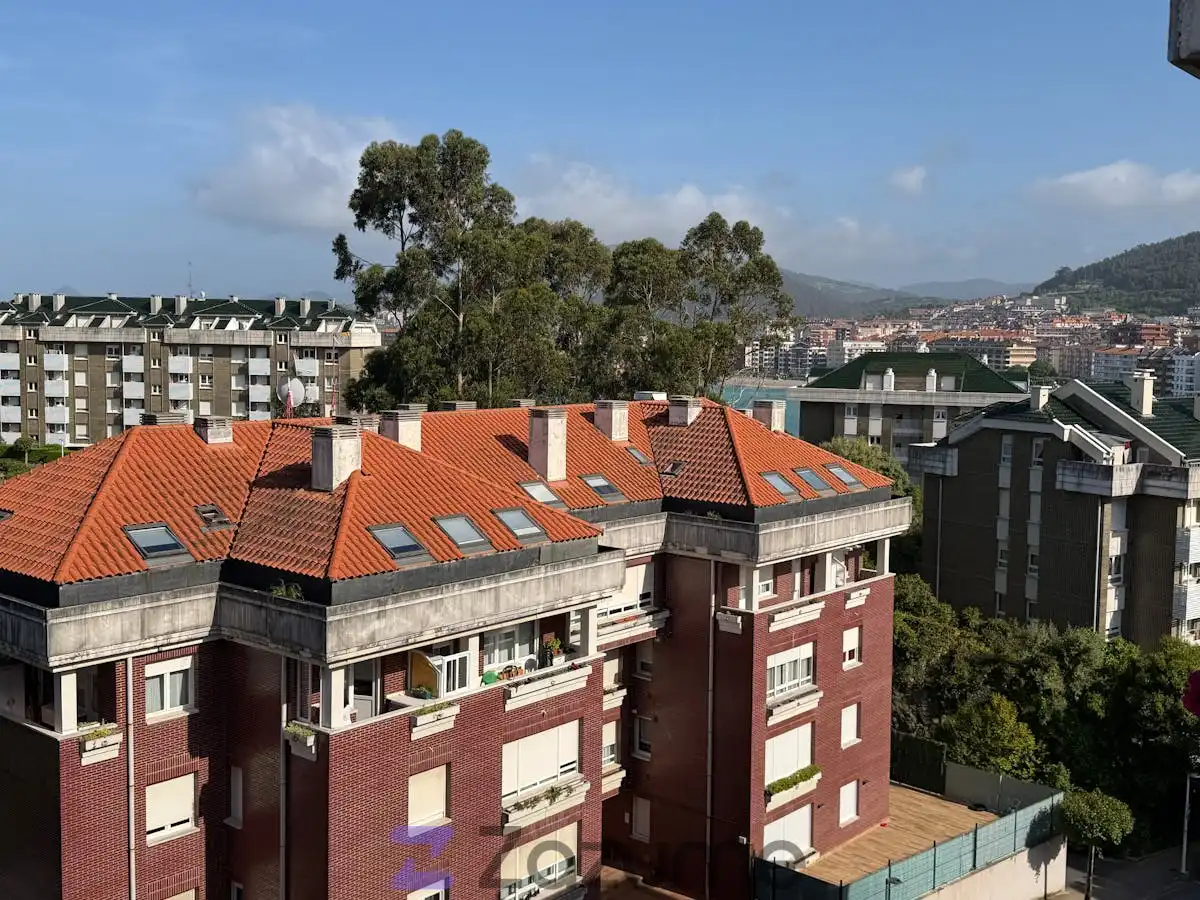 Vista exterior de Piso de alquiler en Castro-Urdiales con Calefacción, Parquet y Amueblado