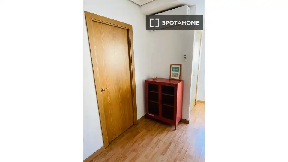 Flat with terrace to rent in Extramurs, imagen 3