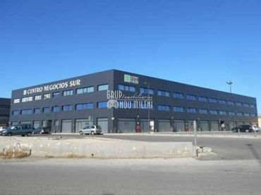 Locale commerciale in vendita a Silla