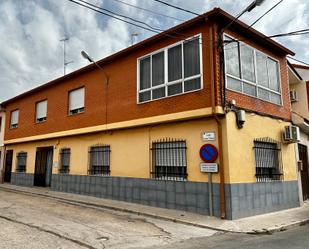 Vista exterior de Casa o xalet en venda en Madridejos amb Terrassa i Balcó