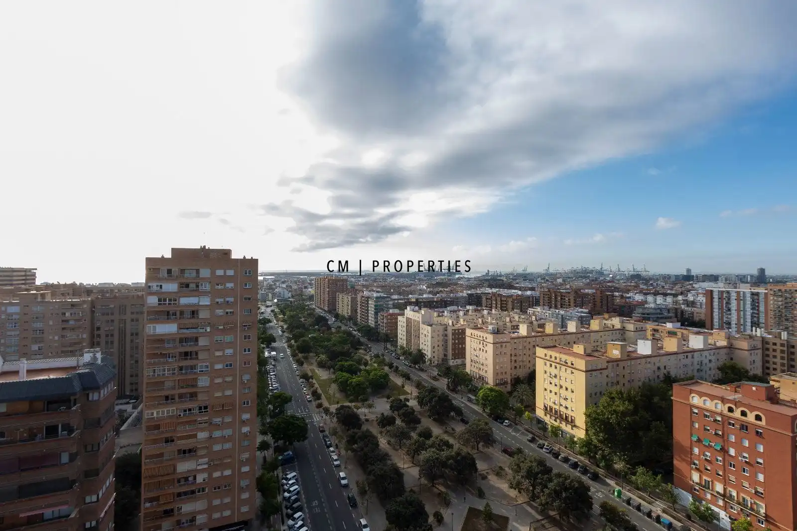 Außenansicht von Wohnung zur Miete in Valencia mit Klimaanlage, Heizung und Terrasse