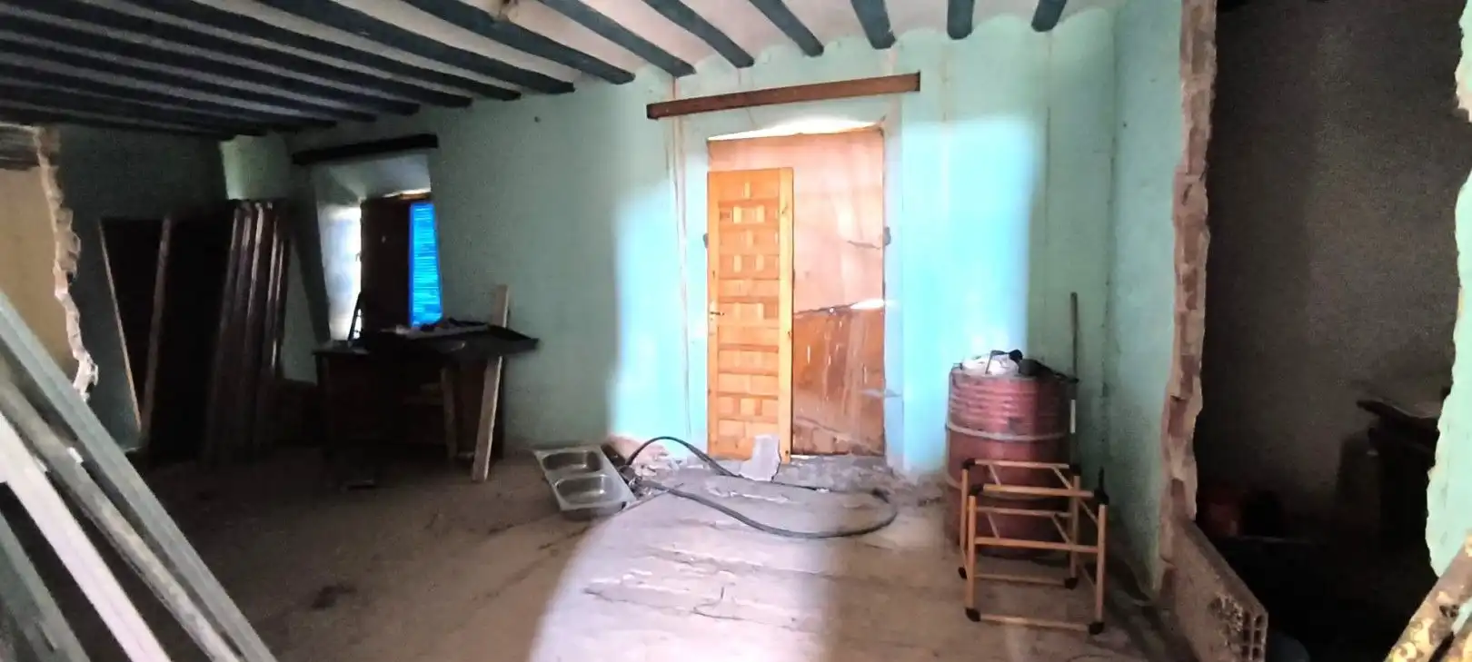 Houses for sale in Corera  with Storage room