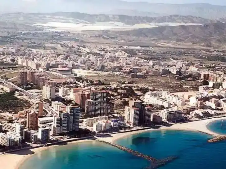 Außenansicht von Wohnung zur Miete in El Campello mit Klimaanlage, Möbliert und Balkon