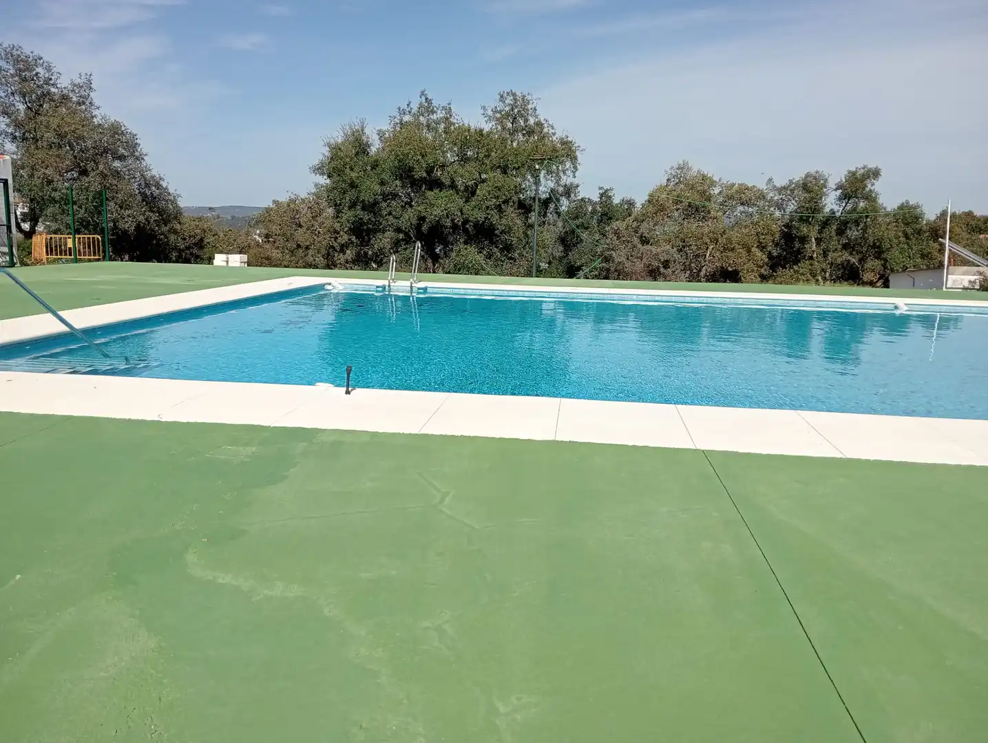 Piscina de Pis en venda en Guillena amb Aire condicionat, Terrassa i Piscina comunitària