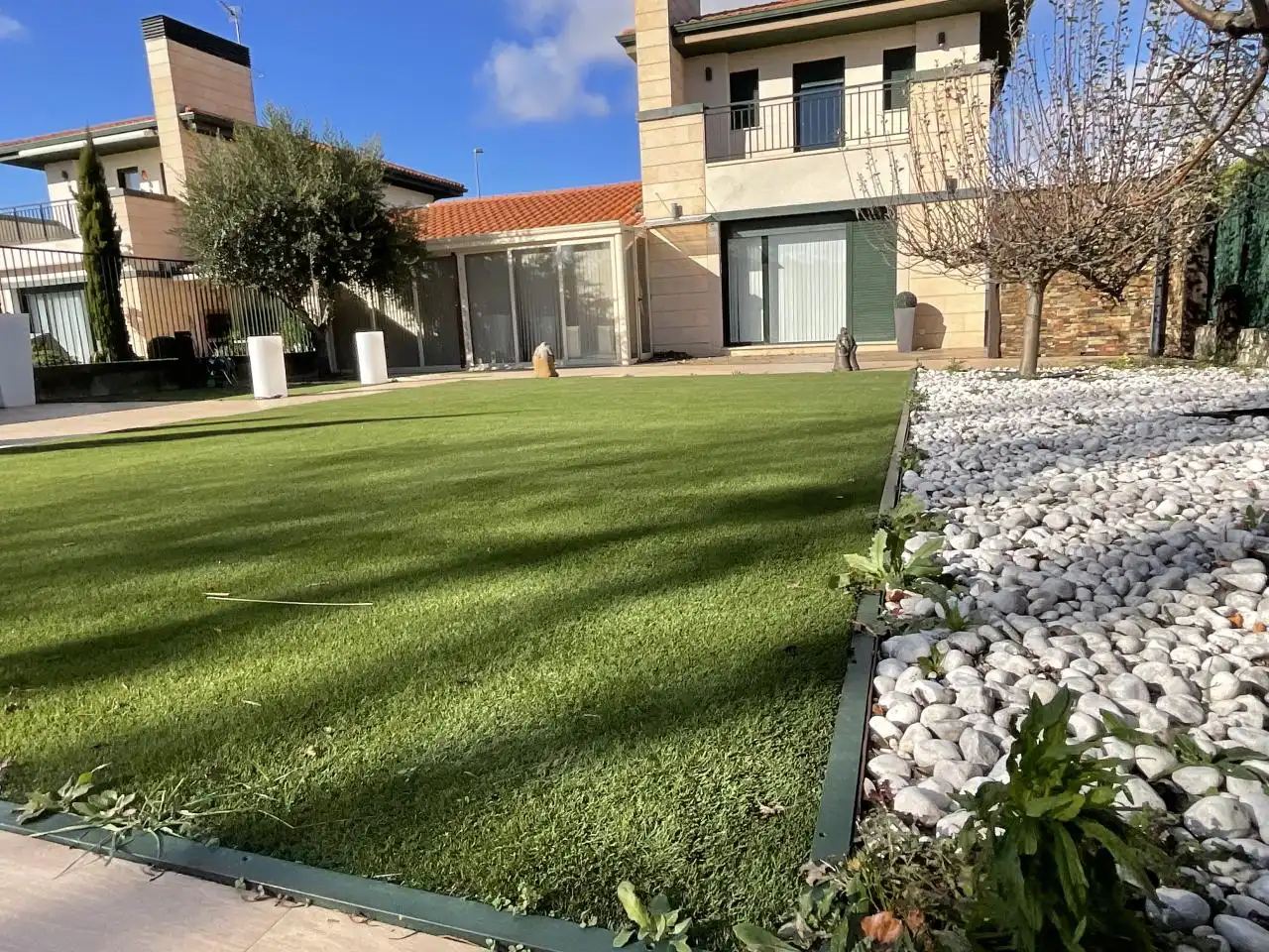 Terrassa de Casa adosada en venda en Cirueña amb Calefacció, Jardí privat i Parquet