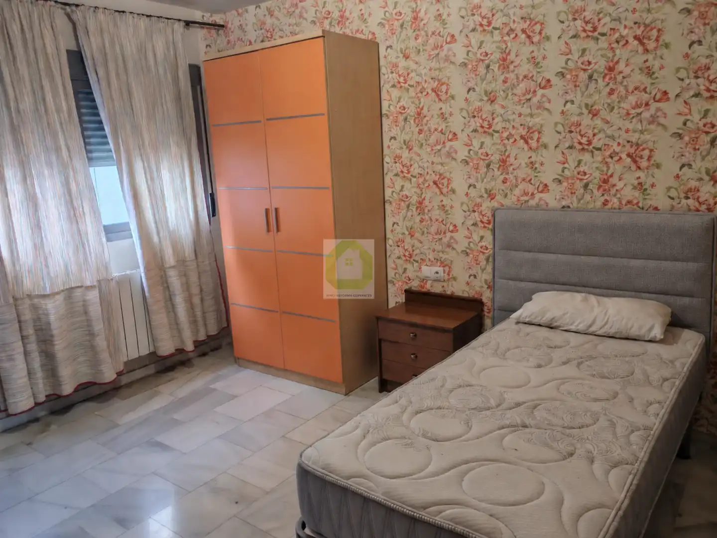 Bedroom of Flat for share in San Miguel