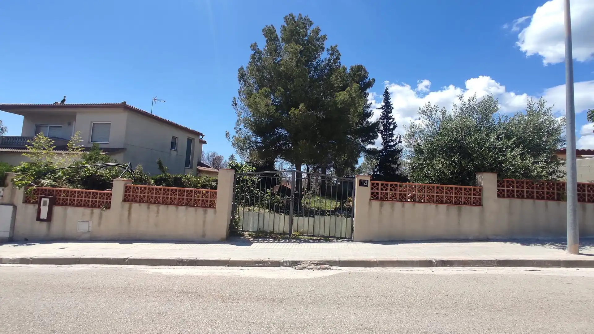 Terreny residencial en venda a Carrer Àries 14