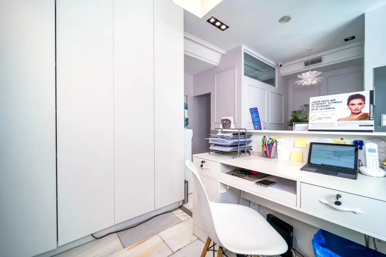 Cocina de Local en venta en Majadahonda con Aire acondicionado