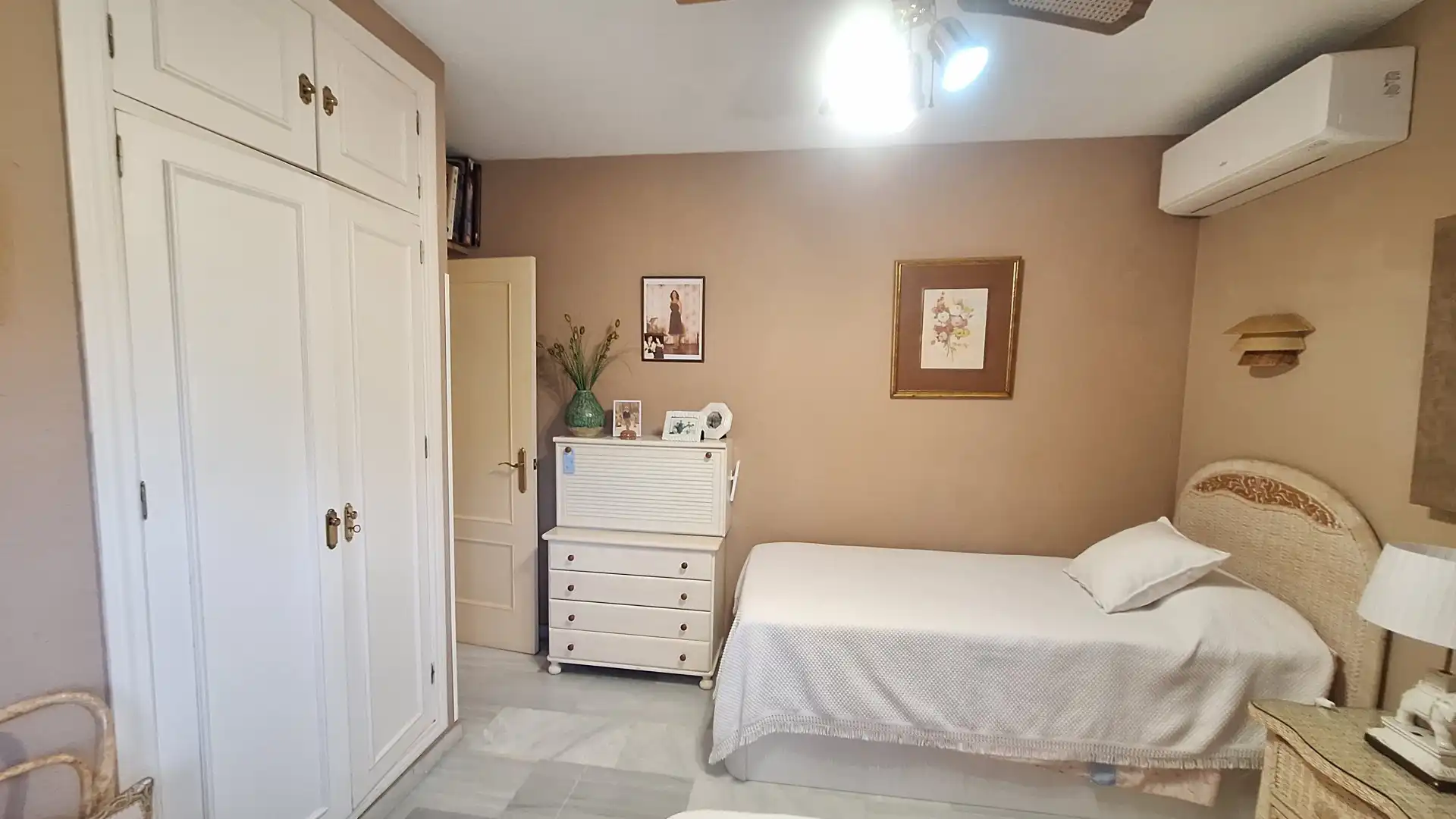 Bedroom of Detached homes for sale in Estepona  with Air Conditioner, Terrace and Swimming Pool