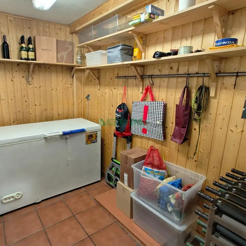 Casa adosada en venta en Vigo  con Calefacción, Terraza y Trastero