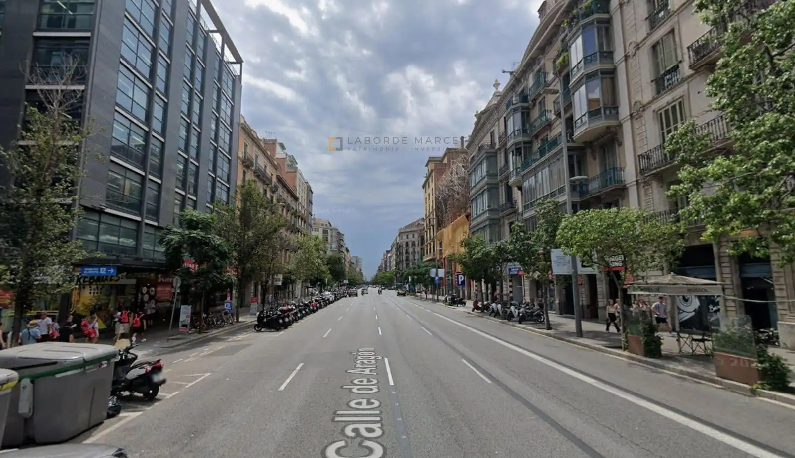 Außenansicht von Wohnung zum Verkauf in Barcelona mit Terrasse