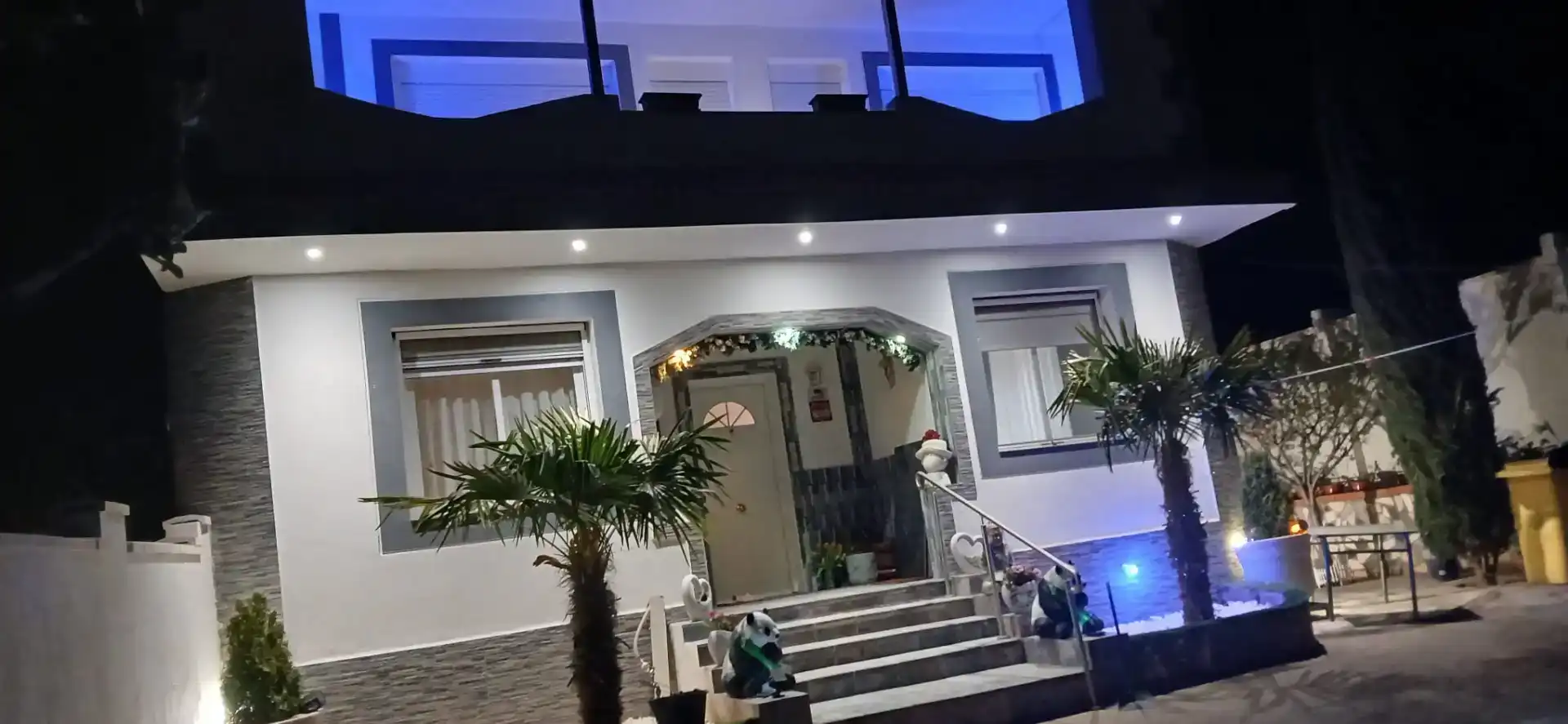 Vista exterior de Casa o xalet en venda en Mejorada del Campo amb Piscina i Balcó