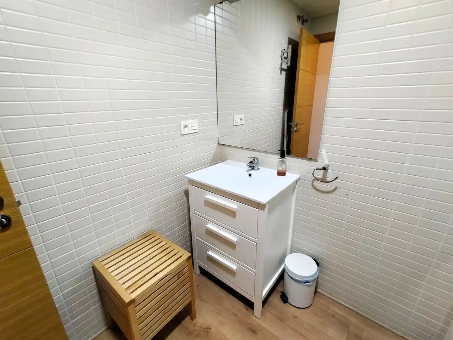 Baño de Piso de alquiler en La Línea de la Concepción con Amueblado