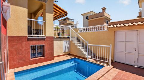Foto 2 von Einfamilien-Reihenhaus zum Verkauf in Calle Gabriela Mistral, 209, Aguas Nuevas, Torrevieja
