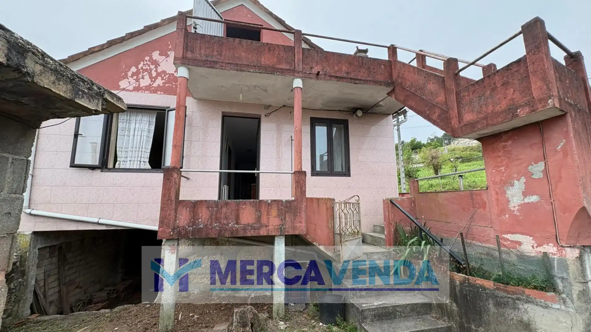 Casa adosada en venta en Mondariz con Calefacción, Jardín privado y Trastero
