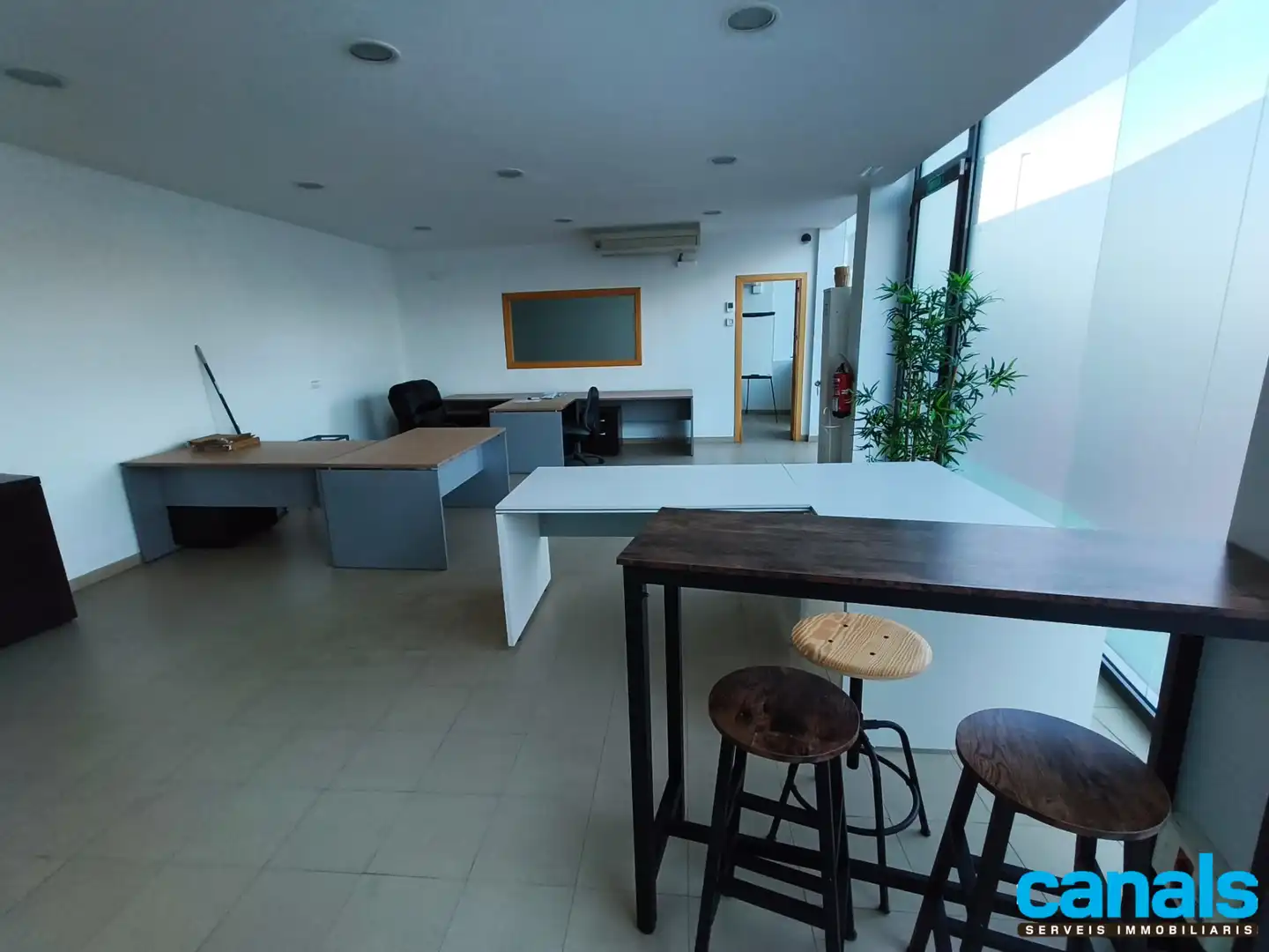 Commercial properties for rent in Ripollet  with Air Conditioner, Heating and Furnished