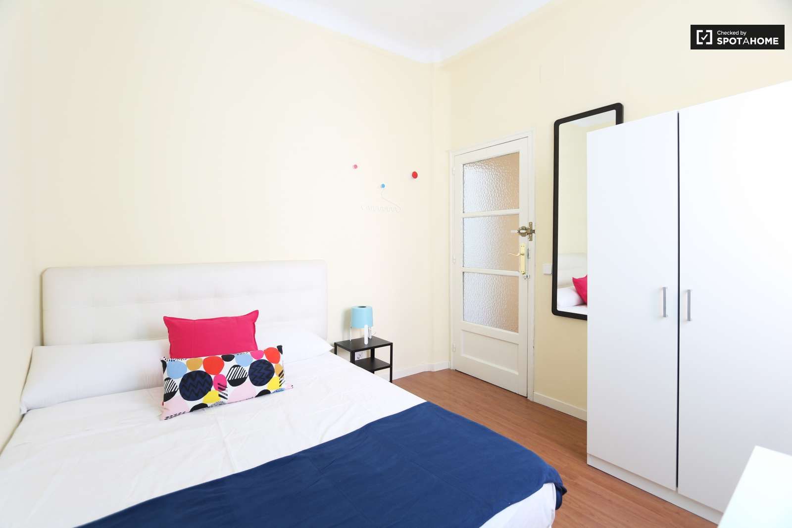 Bedroom of Flat to share in  Madrid Capital  with Air Conditioner, Heating and Terrace