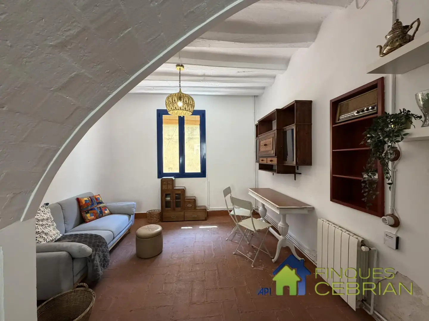 Wohnzimmer von Einfamilien-Reihenhaus zur Miete in El Masnou mit Heizung, Ofen und Fernseher