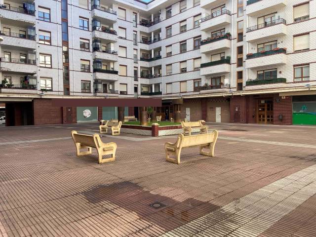 Local comercial en Alquiler en Egetiaga Uribarri en Etxebarri