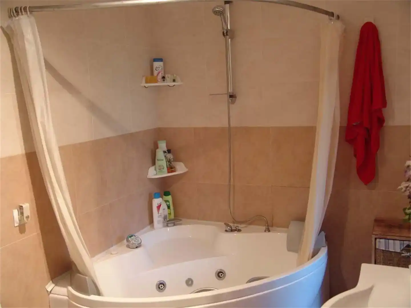 Baño de Piso para compartir en Corvera de Asturias, Asturias