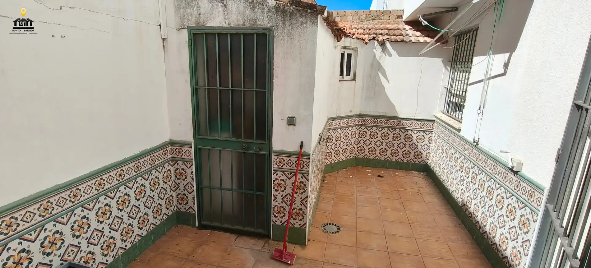 Vista exterior de Casa o chalet en venta en El Cuervo de Sevilla con Amueblado y Horno
