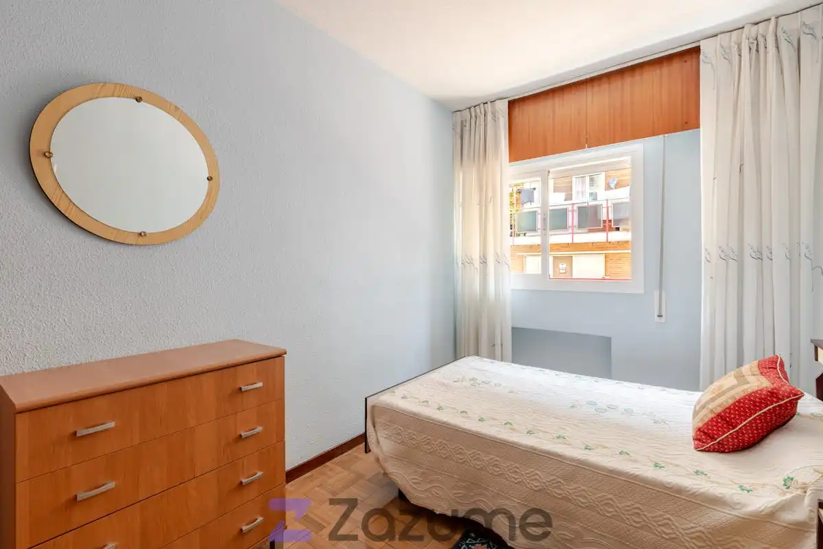 Bedroom of Flat for rent in Madrid  with Heating, Parquet flooring and Terrace