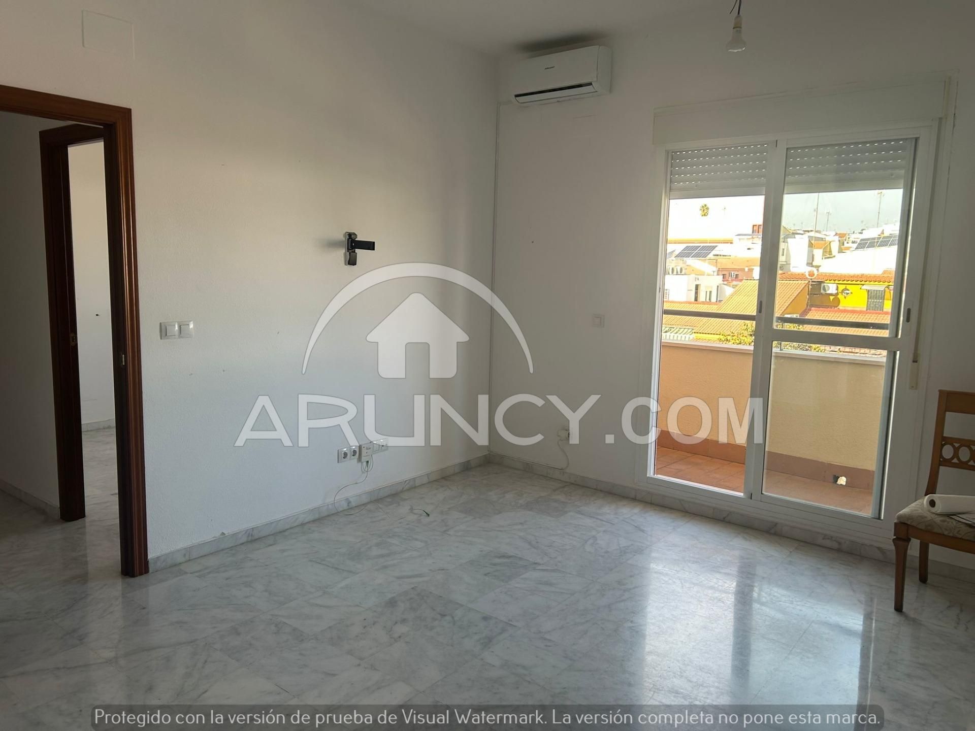 Sala d'estar de Pis de lloguer en Alcalá de Guadaira amb Aire condicionat, Terrassa i Traster