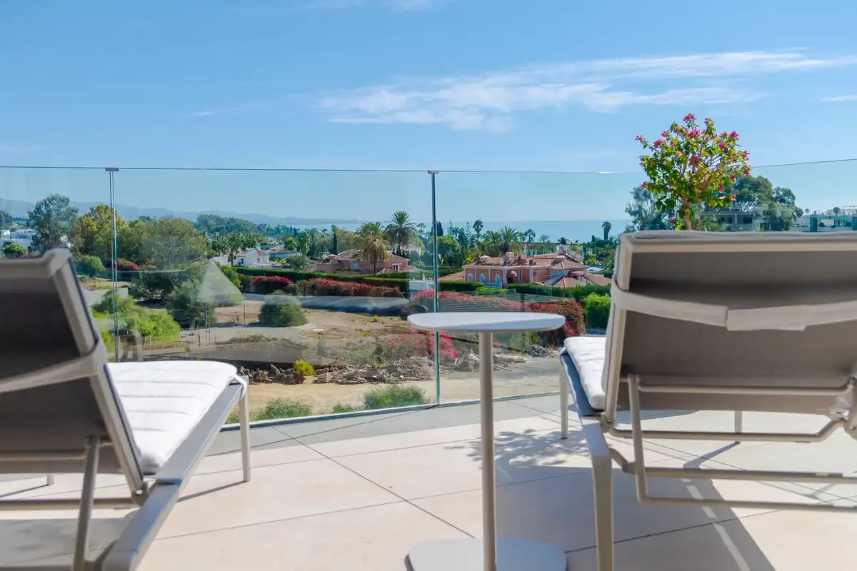 Terrasse von Dachboden zum Verkauf in Marbella mit Klimaanlage, Terrasse und Abstellraum