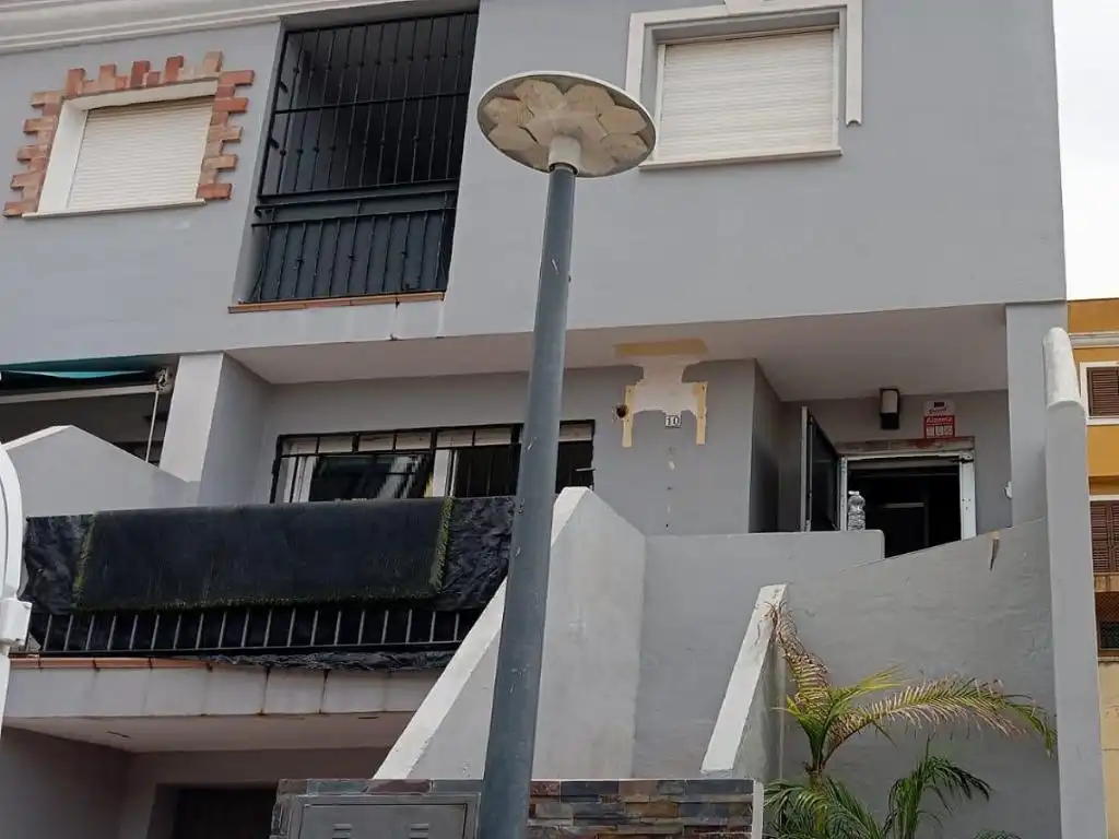 Terraced house for sale in Calle Alcornoque 3