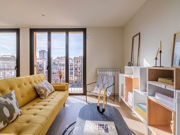 Duplex con ascensore in vendita a Gran Via de les Corts Catalanes