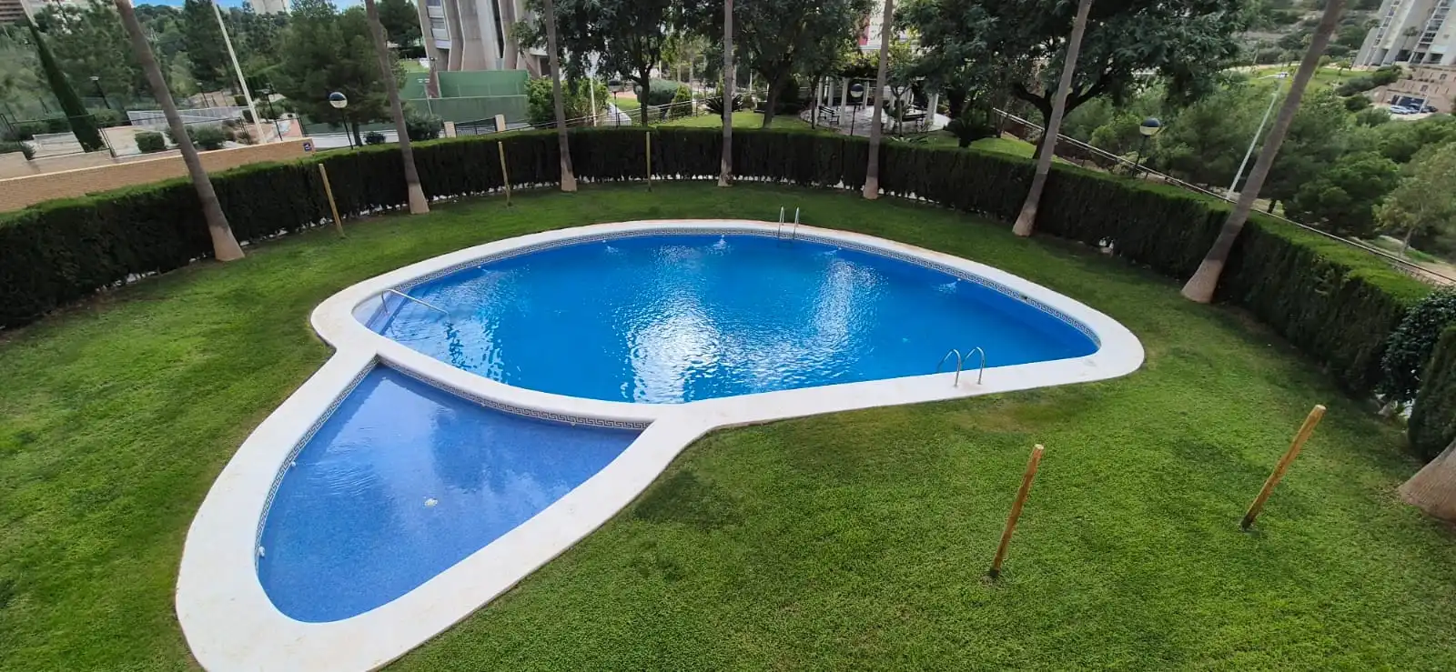 Swimming pool of Flat for sale in Benidorm  with Air Conditioner, Terrace and Furnished