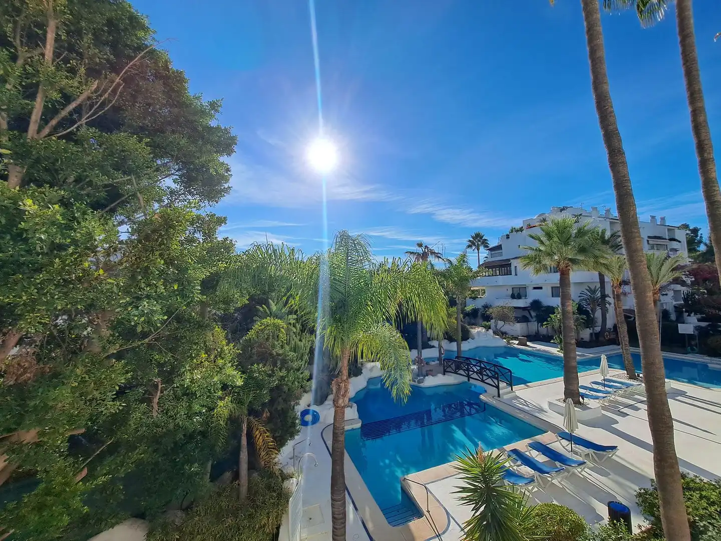 Vista exterior de Pis en venda en Marbella amb Aire condicionat, Moblat i TV