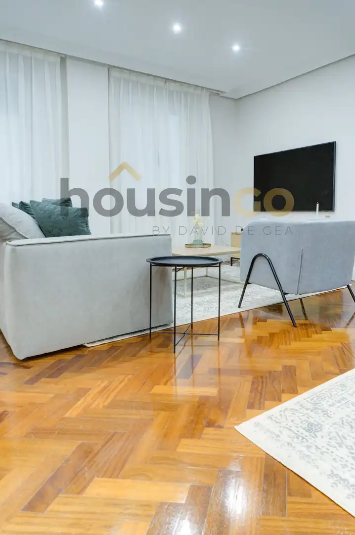 Vista exterior de Piso en venta en Madrid con Aire acondicionado, Calefacción y Amueblado