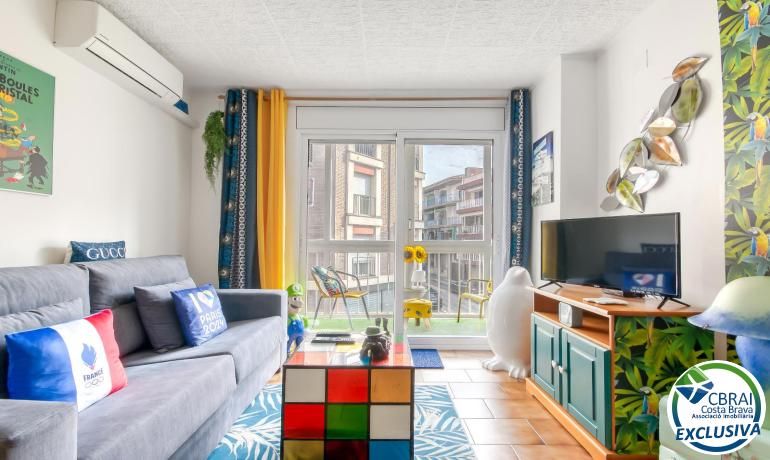 Sala d'estar de Apartament en venda en Roses amb Calefacció, Traster i Moblat
