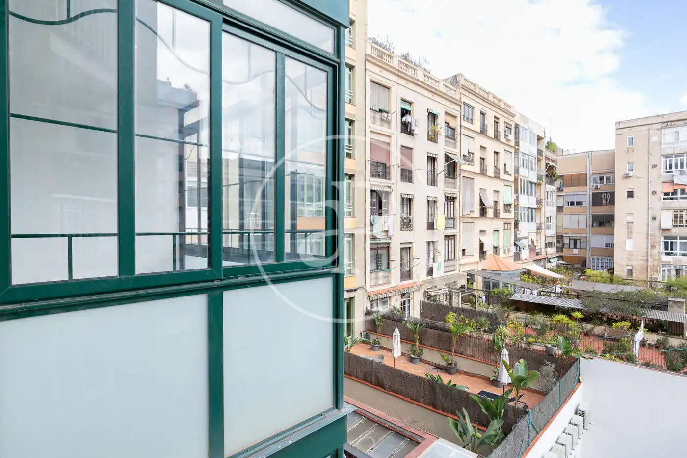 Außenansicht von Wohnung zum Verkauf in Barcelona mit Klimaanlage und Heizung