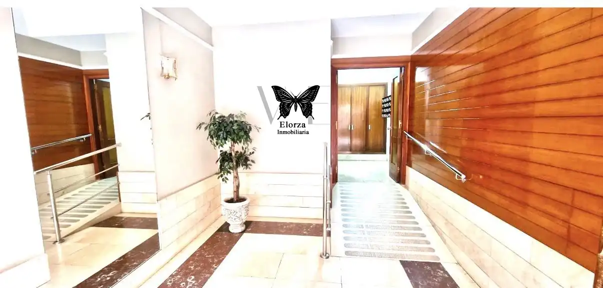 Piso en venta en Mieres (Asturias) con Terraza y Trastero