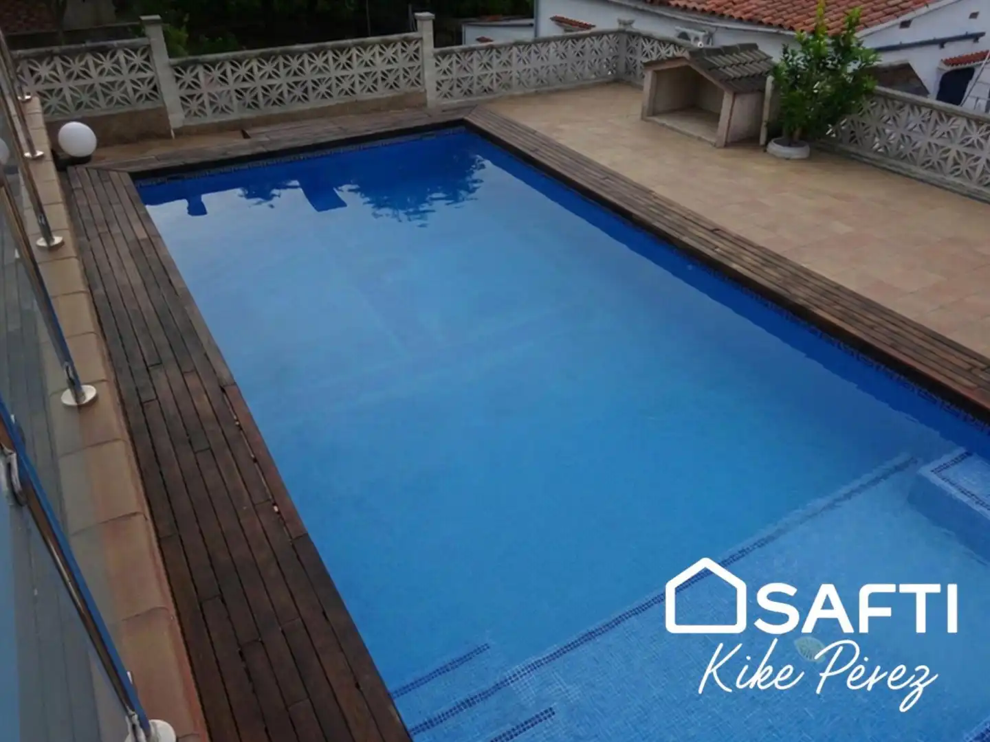 Piscina de Casa o xalet en venda en Rubí amb Terrassa, Piscina i Moblat