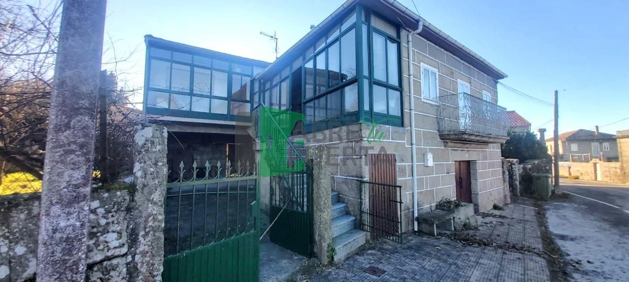 Exterior view of House or chalet for sale in A Merca    with Heating, Private garden and Terrace