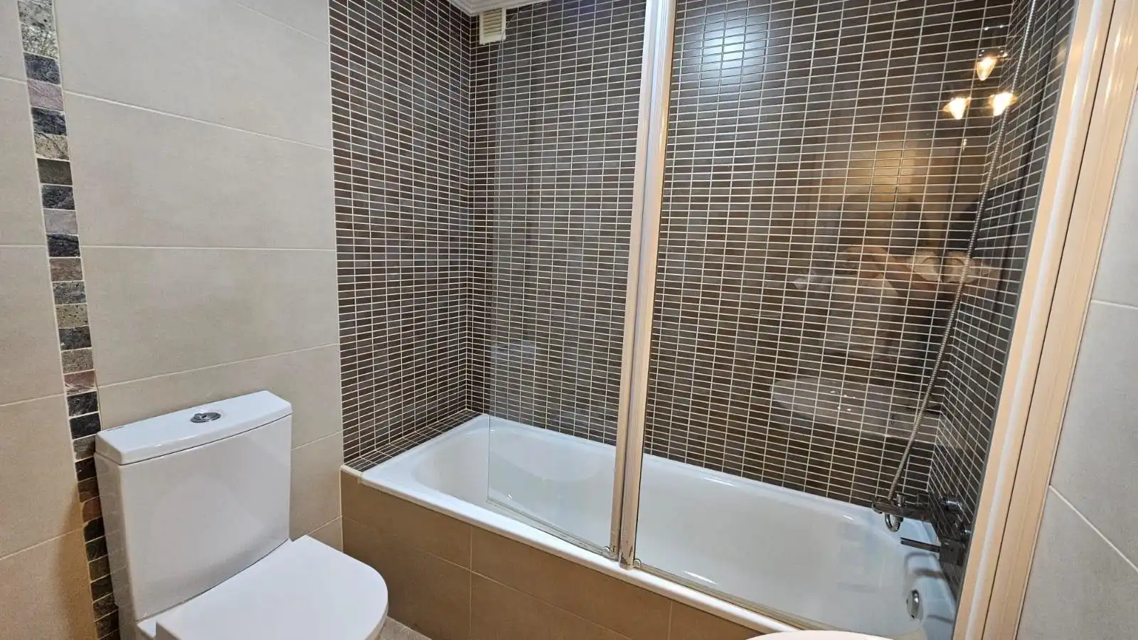 Baño de Piso de alquiler en Elche / Elx con Amueblado