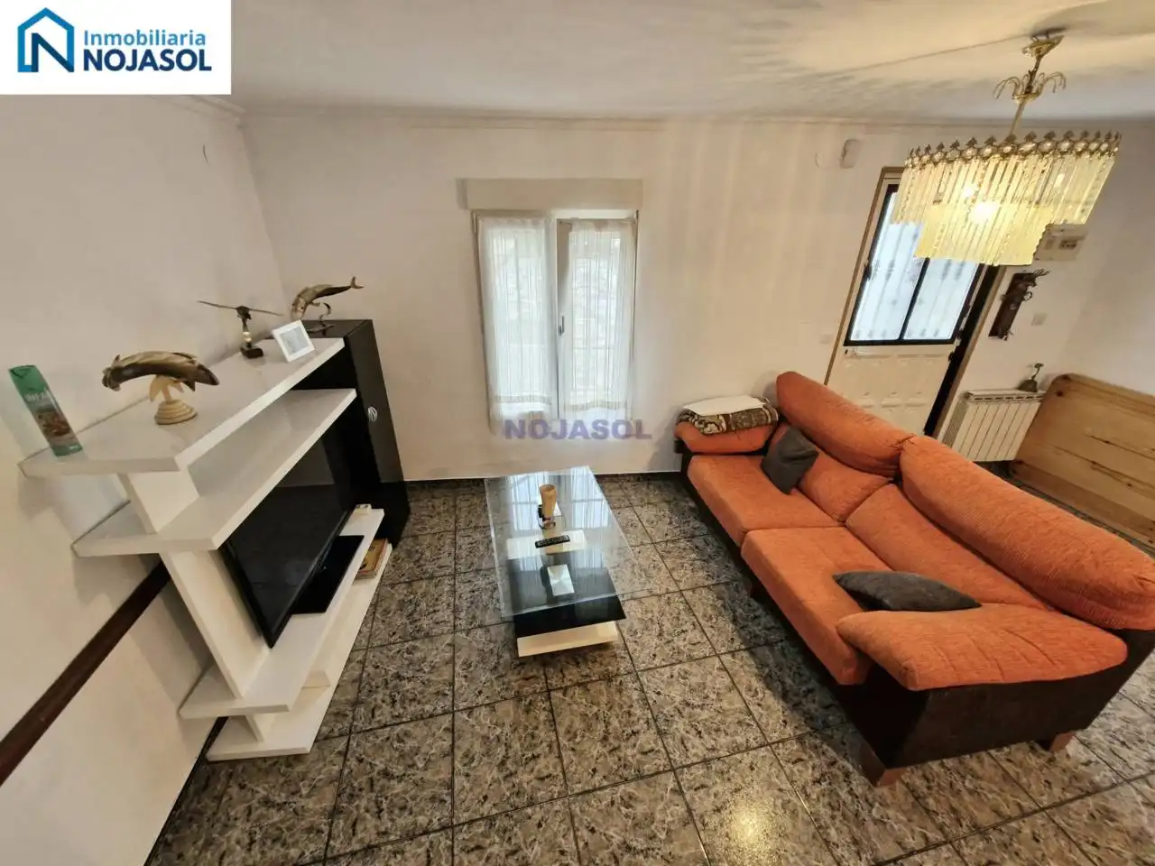Sala de estar de Casa adosada en venta en Noja con Calefacción, Jardín privado y Amueblado
