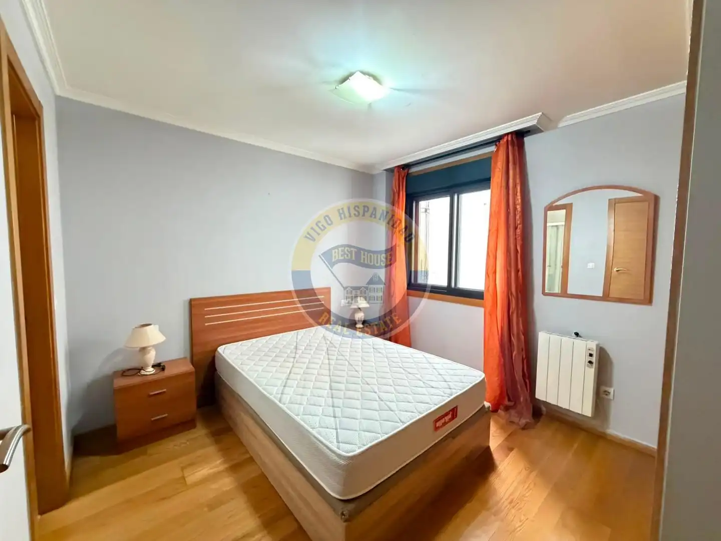 Habitación de Apartamento de alquiler en Vigo  con Calefacción y Amueblado