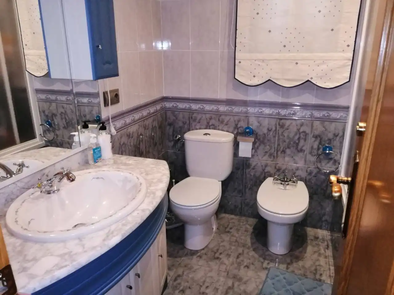 Bathroom of Flat for sale in Hellín  with Air Conditioner, Furnished and Balcony