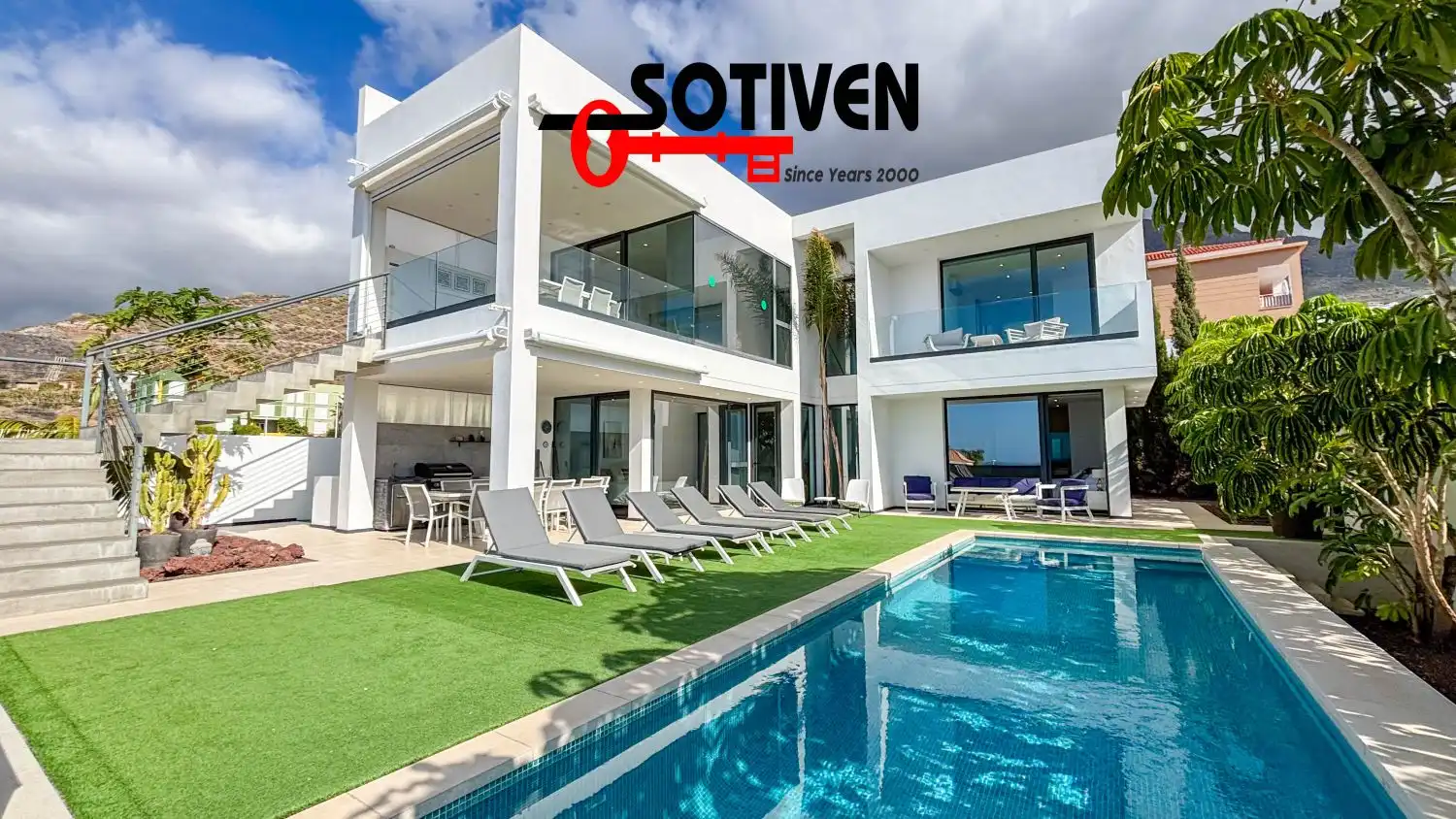 Vista exterior de Casa o chalet en venta en Adeje con Jardín privado, Terraza y Piscina