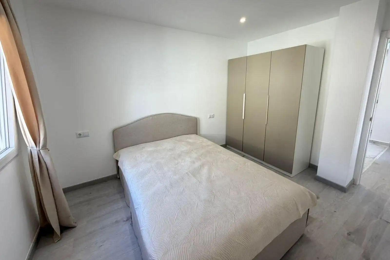 Dormitori de Casa adosada en venda en Torrevieja amb Aire condicionat, Calefacció i Jardí privat