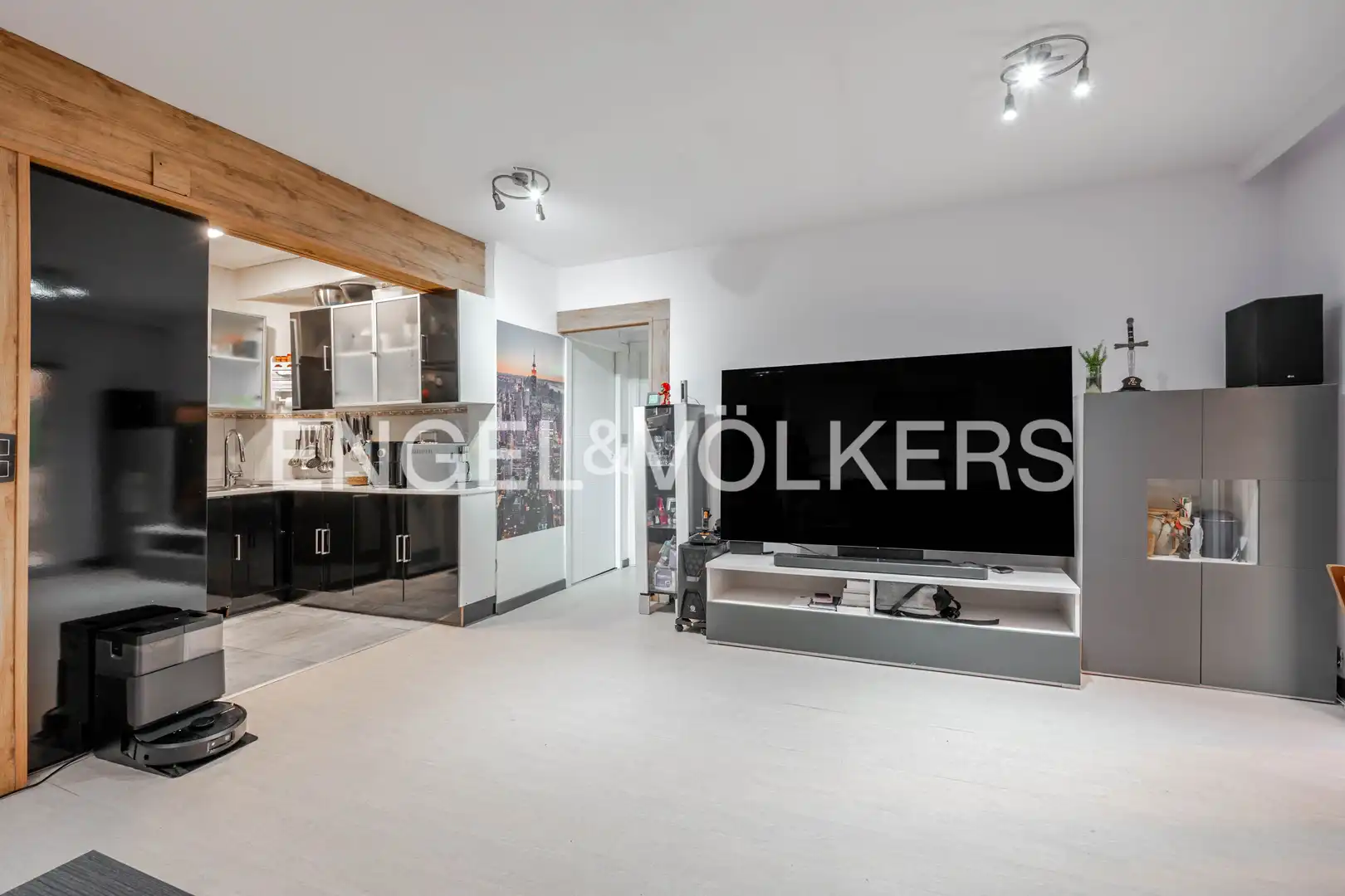 Flat with garden for sale in Zubiaurre Pasealekua, imagen 7